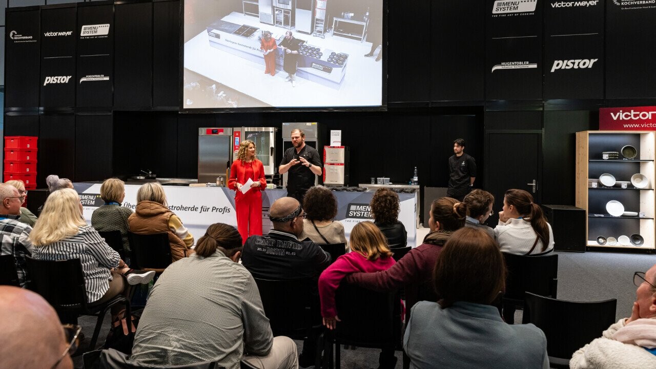 Pascal Steffen from roots Basel as a guest in the cooking arena