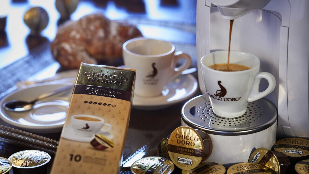 Café en Capsules Caffitaly. Une pluie d'arômes formant un arc-en-ciel plein de saveurs.