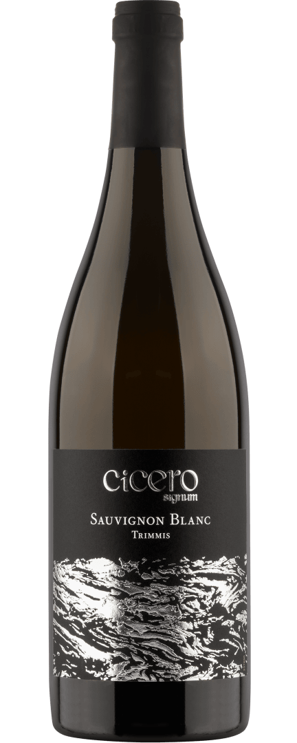 Eine Flasche Cicero Sauvignon Blanc mit einem dunklen Etikett mit silbernen Akzenten, weißem Text und einer künstlerischen Landschaftsillustration am unteren Rand.