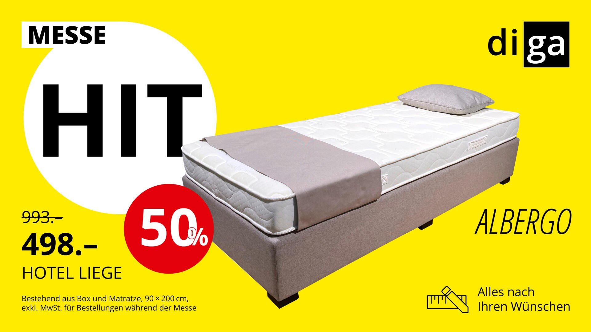 Ein Einzelbett mit Matratze und grauem Bettzeug ist auf gelbem Hintergrund abgebildet. Der Text hebt einen Rabatt von 50 % hervor, der den Preis für das Hotelbett "Albergo" von diga von 993 auf 498 reduziert.