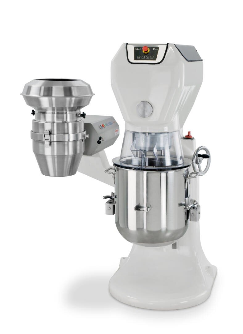 Un grand mixeur industriel en acier blanc et inoxydable avec un bol mélangeur et un accessoire séparé sur le côté, conçu pour une utilisation dans les grandes cuisines, sur un fond blanc sobre.