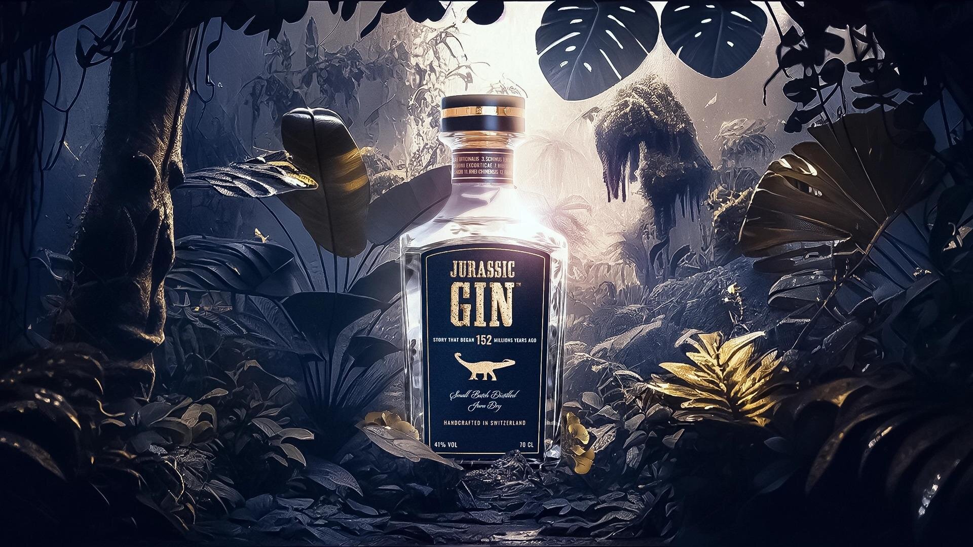 Eine Flasche Jurassic Gin steht inmitten eines üppigen, nebligen Dschungels, umgeben von hohen tropischen Pflanzen und weichem, diffusem Licht, was der Szene eine geheimnisvolle, prähistorische Atmosphäre verleiht.