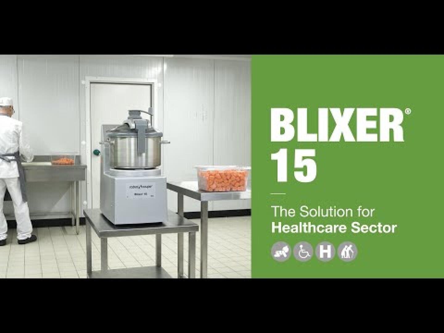 Un cuisinier travaille dans une grande cuisine avec un grand robot de cuisine et un récipient contenant des carottes hachées. Le texte est le suivant : BLIXER 15 : La solution pour le secteur de la santé avec des symboles correspondants du secteur de la santé.