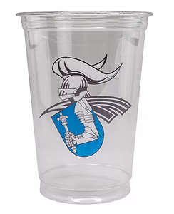 Un gobelet en plastique transparent représentant un chevalier en armure tenant un sceptre, avec un fond bleu derrière le haut du corps du chevalier.