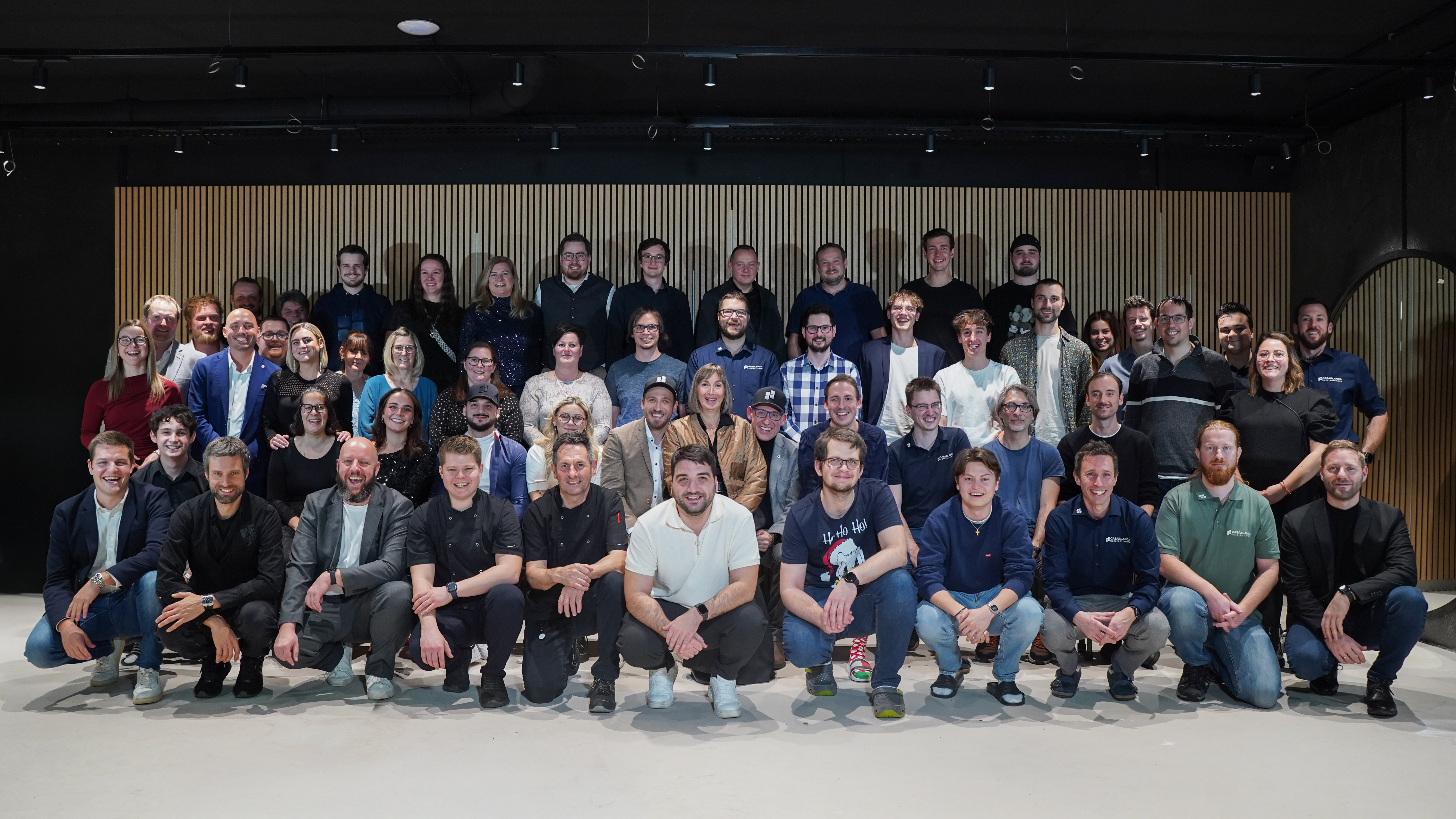 2024_Gruppenfoto_Weihnachtsfeier.jpg (10.1 MB)