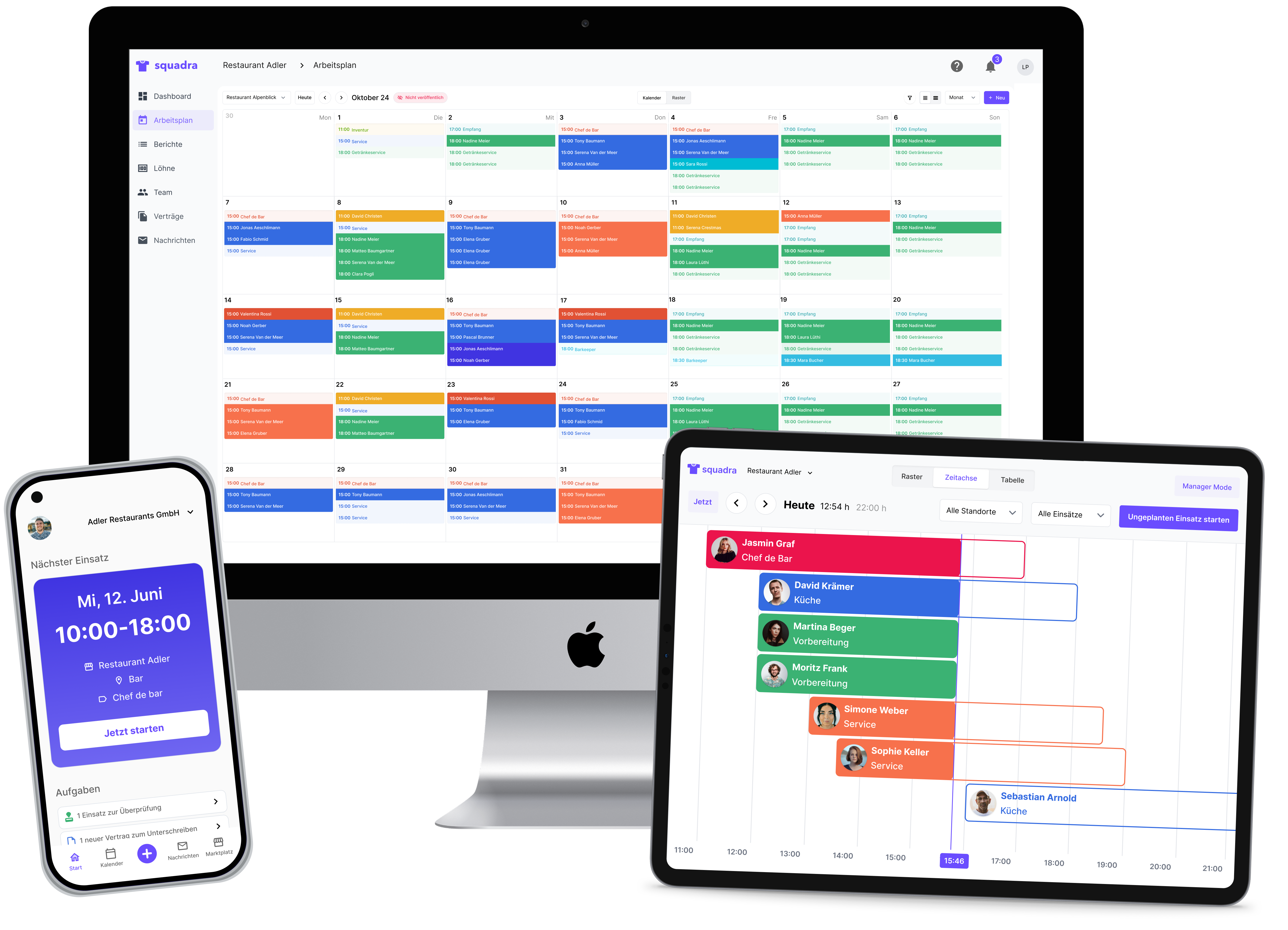 Auf einem Computermonitor wird eine bunte Kalenderoberfläche angezeigt, auf einem Smartphone eine geplante Schicht und auf einem Tablet eine Zeitleiste mit den Einsätzen der Mitarbeiter, mit Profilfotos und Zeitblöcken.