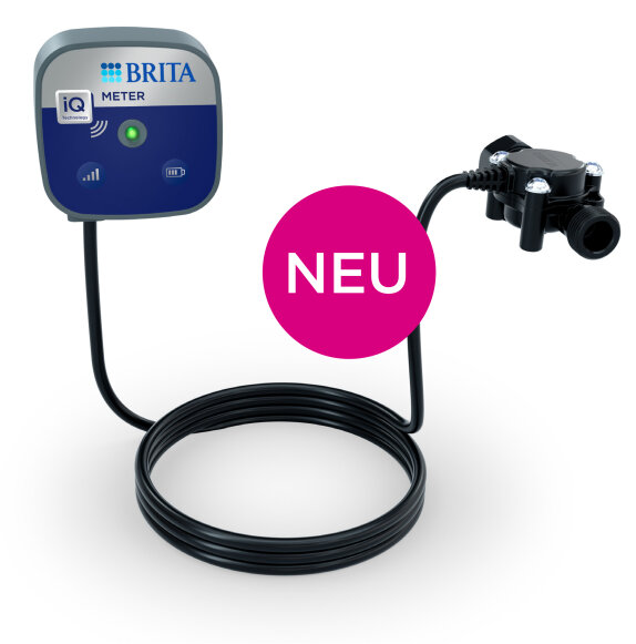 Ein BRITA iQ Meter Gerät mit einem angeschlossenen Sensor und Kabel. Ein rosafarbener Kreis mit dem Wort NEU ist über das Bild gelegt und zeigt an, dass das Produkt neu ist.