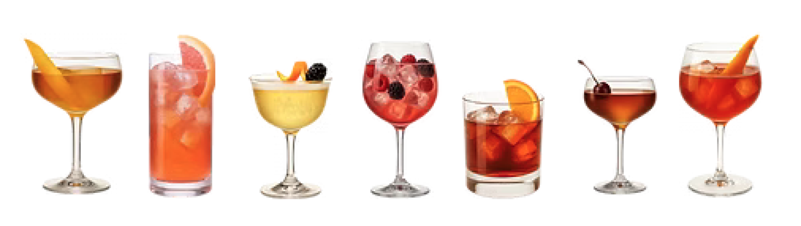 Six cocktails assortis dans des verres transparents avec des garnitures colorées, notamment des tranches d'agrumes, des baies et une cerise, disposés en rang sur un fond blanc.