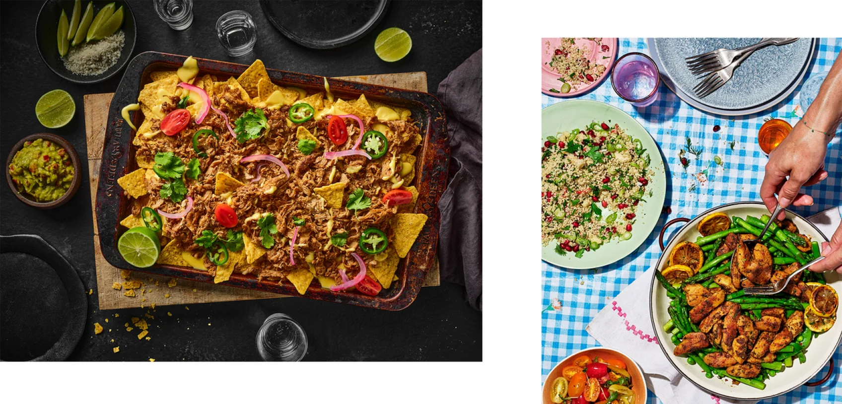 Auf der linken Seite ist ein Tablett mit Nachos mit Jalapeños, Tomaten und Limetten zu sehen, während auf der rechten Seite bunte Teller mit gegrilltem Hähnchen, grünen Bohnen und Salaten auf einem karierten Tischtuch serviert werden.